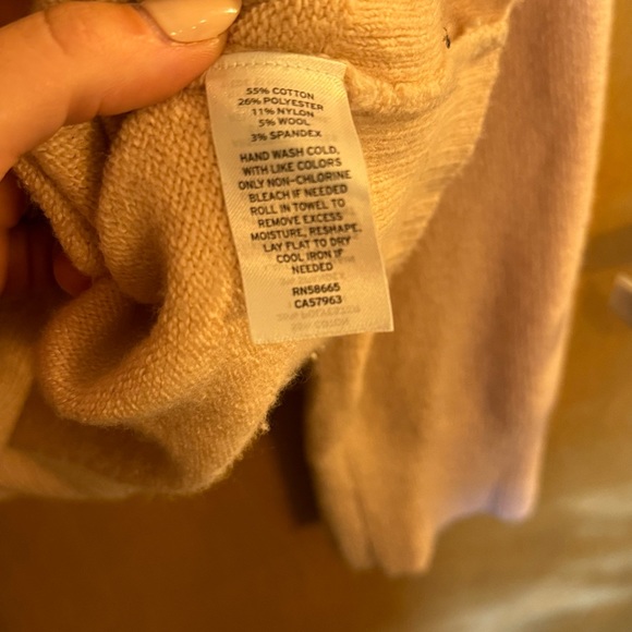 Treasure & Bond Light Pink Turtleneck Size Medium - Picture 3 of 3